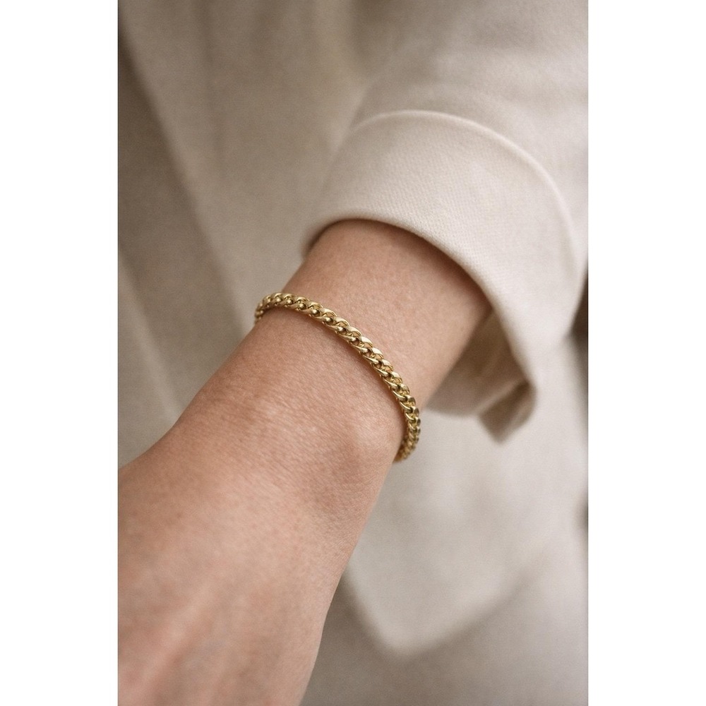 VTG‎ Timeless Everyday Minimalist Gold Toned Avon Signed Link Chain Bracelet 7"